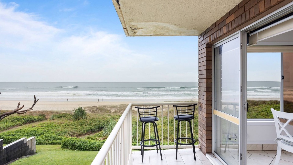 Mermaid Beach Apartment | Wake to Waves in Spacious 3-Bed Beachfront Unit