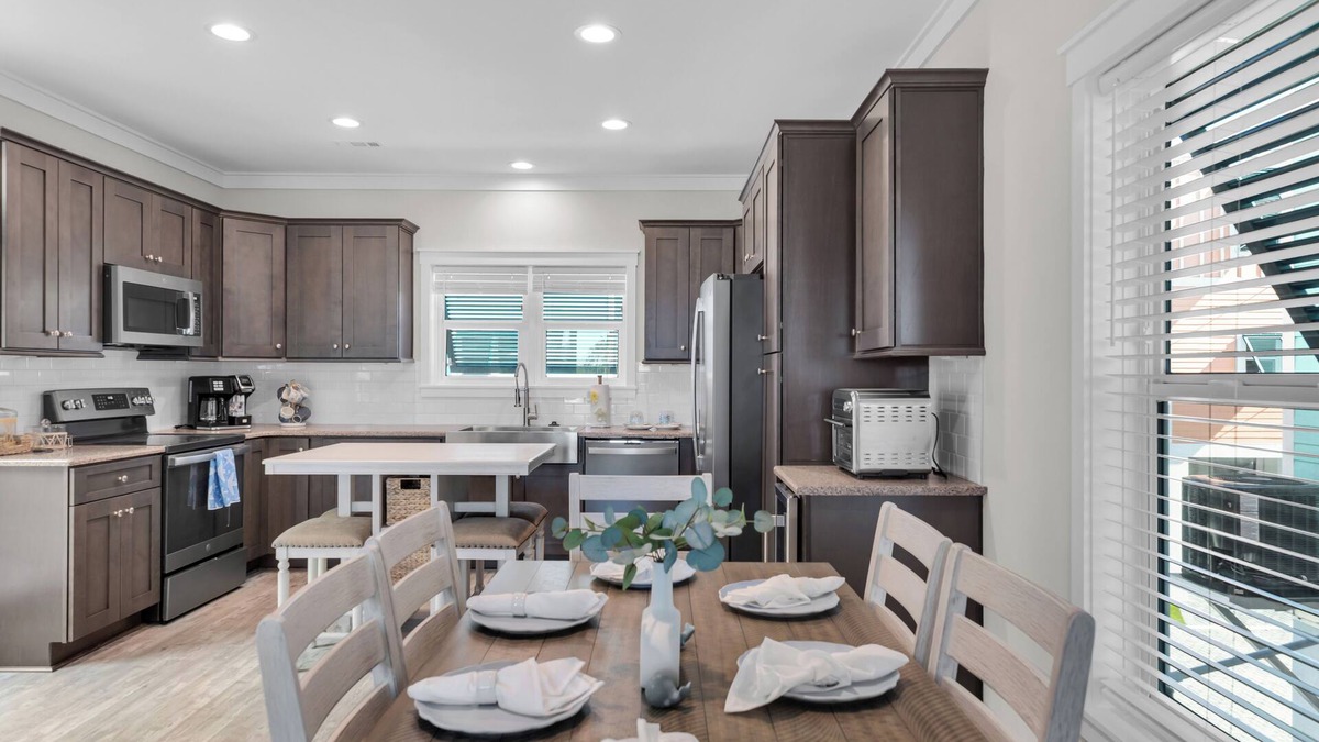Islamorada House | Wake up every day to the sunrise from the deck of this waterfront home 2bed home