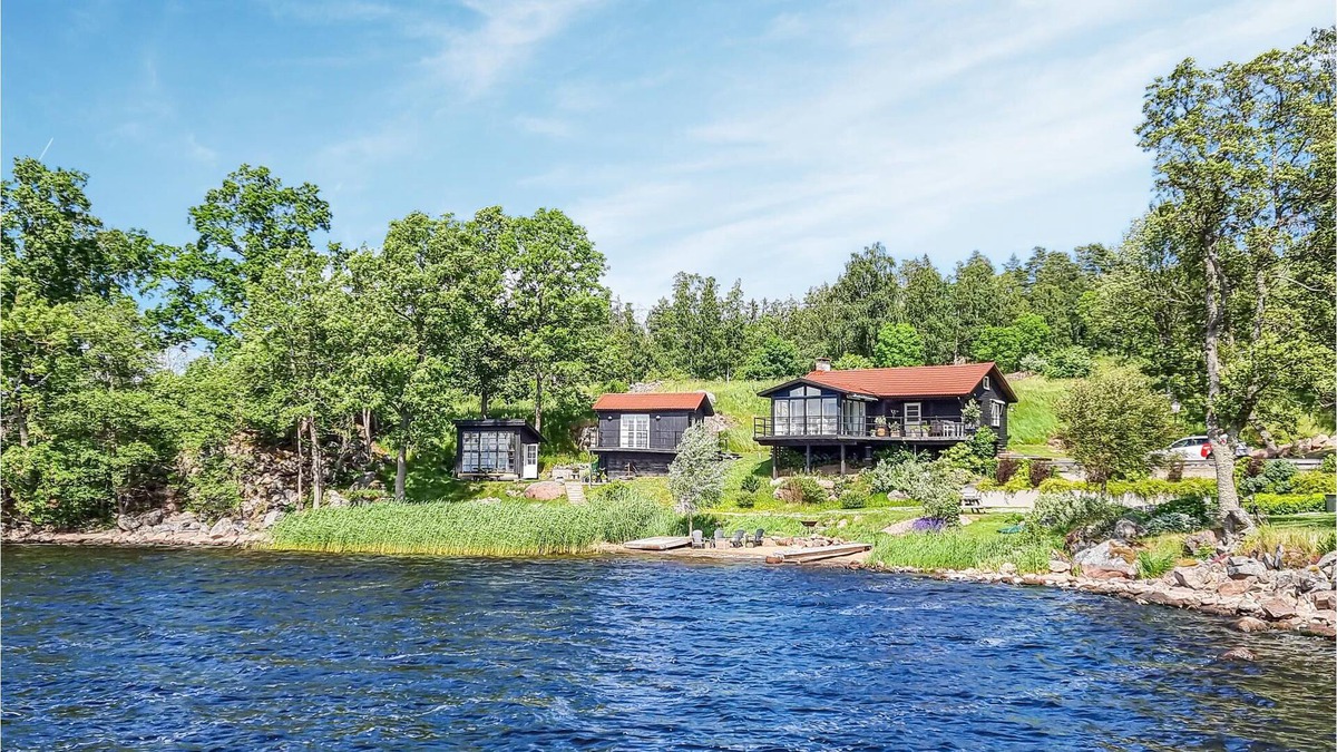Lekeryd House | Wake up on vacation with a fantastic view? This is the right vacation home for that.