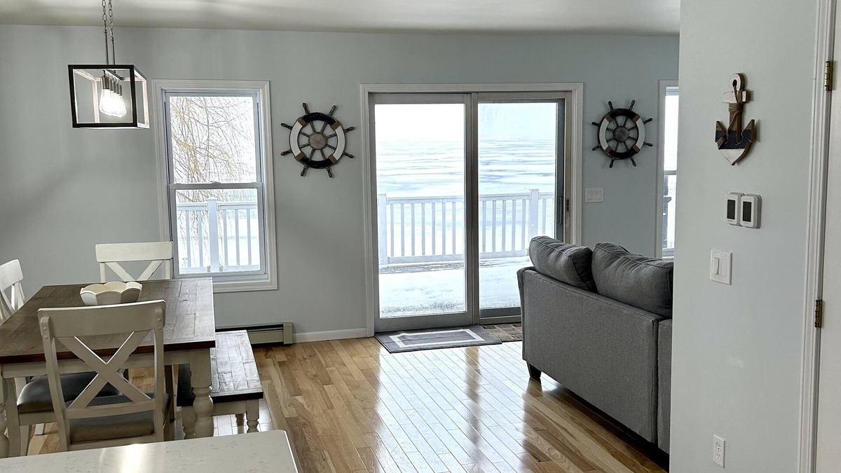 Houghton Lake House | Wake up to Sunrises - Your Lakehouse Getaway!