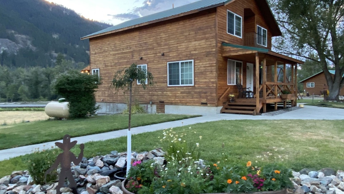 Curlew House | Wake up to Wild Life, River & Mountain View !