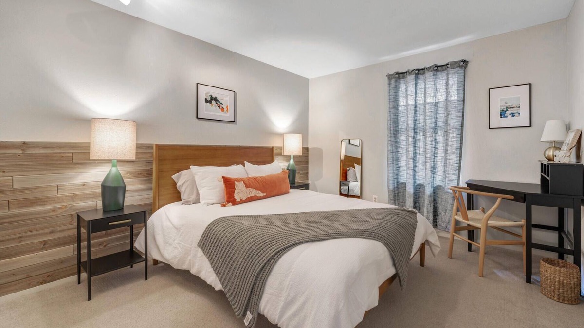 Central Boulder Apartment | Walk Downtown and to Hiking! Spacious 1 bedroom