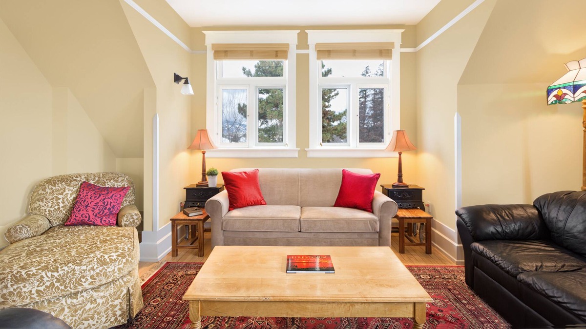 South Central Condo | Walk everywhere - Prime location