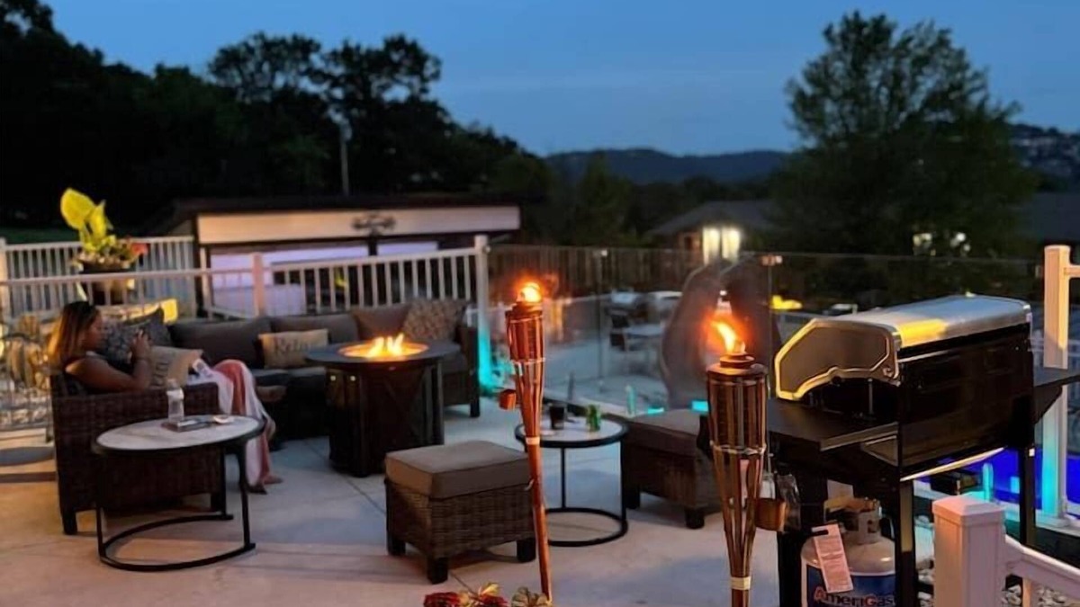 Indian Point Villa | Walk-in Villa with Heated Pool, Game Room, Epic Views, 3 min from SDC