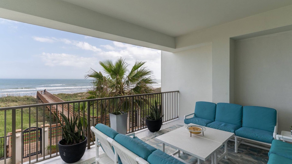 South Padre Island House | Walk Off the Patio and Onto the Beach!