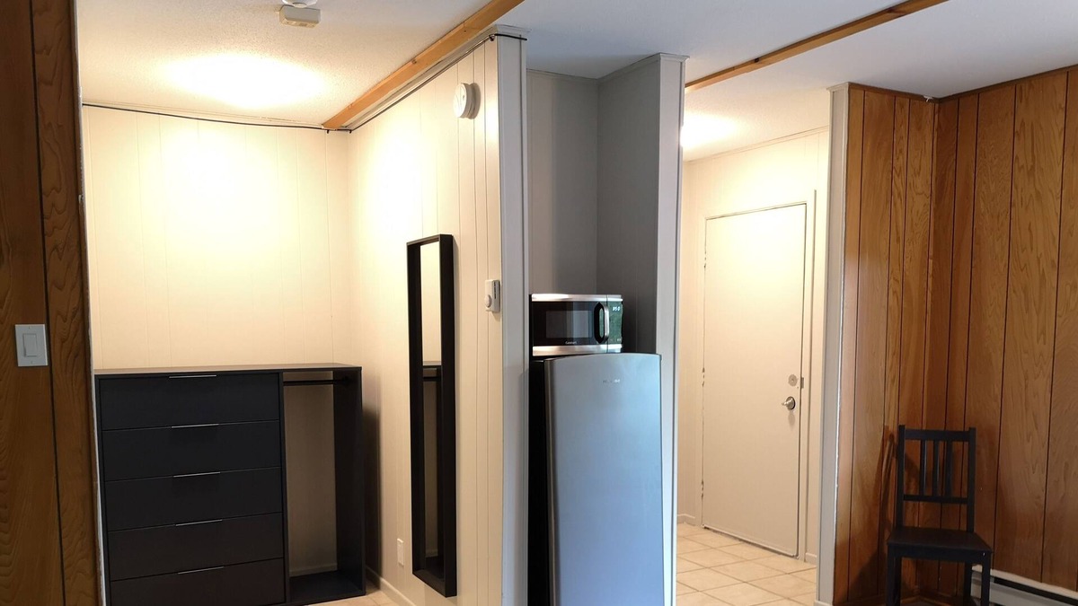 Dorset House | Walk out deck room 6. Minutes from the Lake, Boat Launch, Dorset Tower, Trails