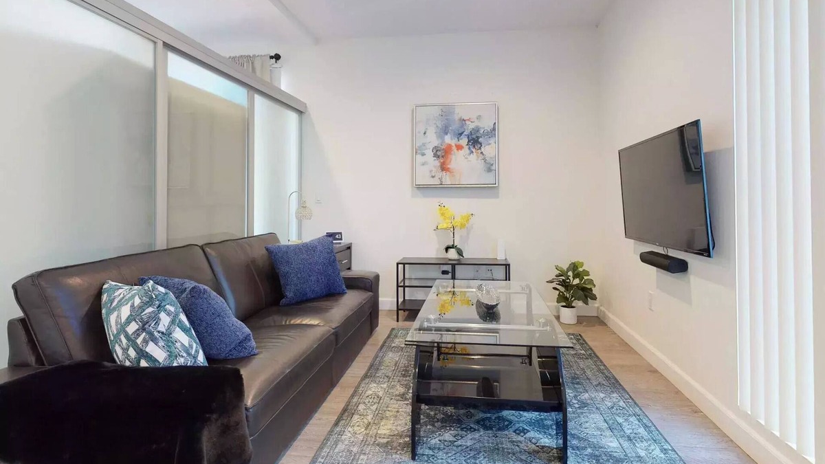 Pasadena Apartment | Walk - Relax - Cook - Work - Enjoy!