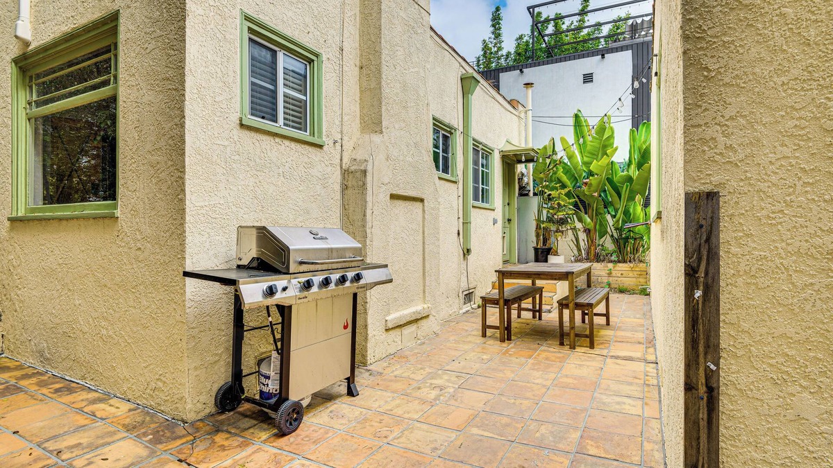 Venice Cottage | Walk to Abbot Kinney: Tranquil Cottage in Venice!