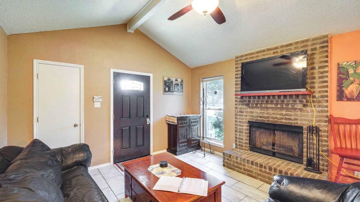 Central Arlington House | Walk to AT&T Stadium: Game Day Home Base w/Patio!