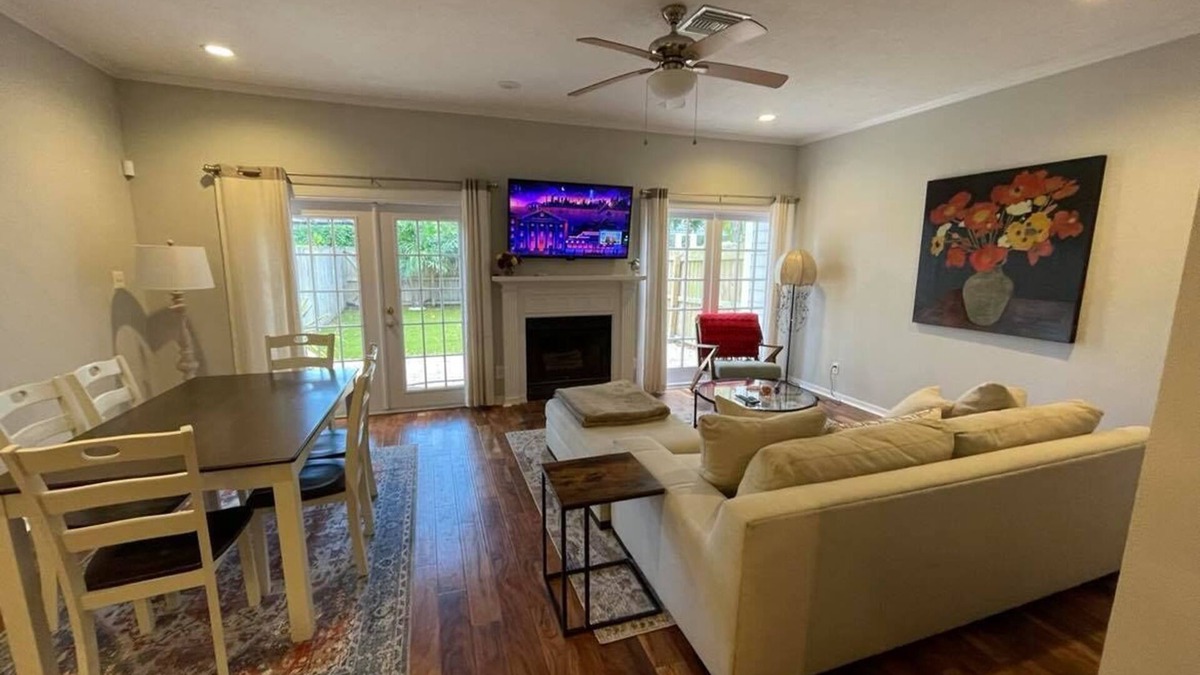 Bayshore Beautiful House | Walk to Bayshore Boulevard Townhome
