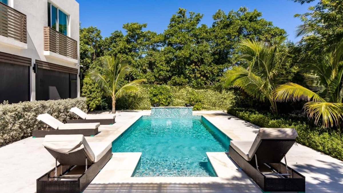 Long Bay House | Walk To Beach & Shops! Beautiful Patio/Pool-CV41-2