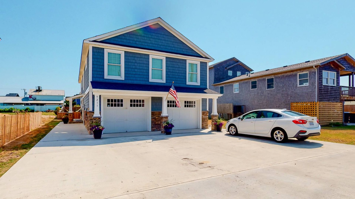 Kitty Hawk Condo | Walk to Beach 1BR 1st-Floor | Patio | Kitchenette