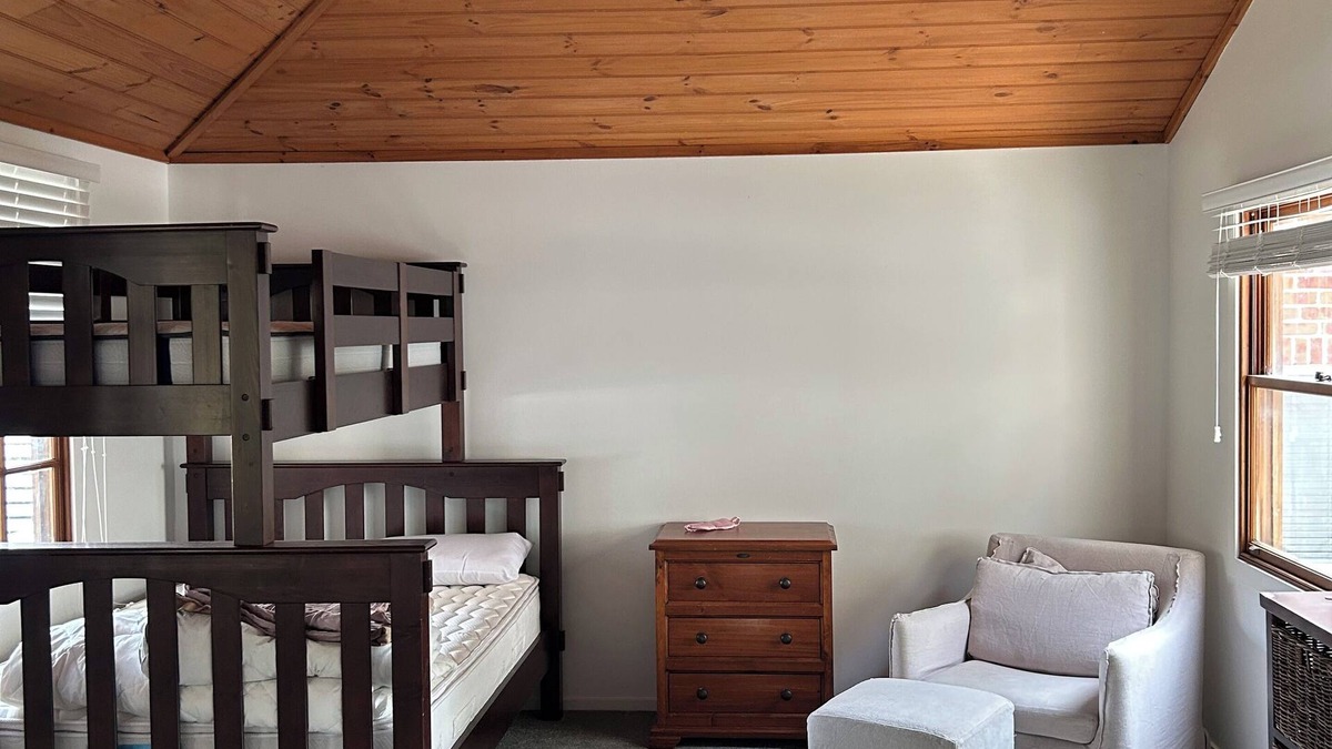 Bateau Bay House | Walk to beach, cafes, national parks from chic coastal retreat