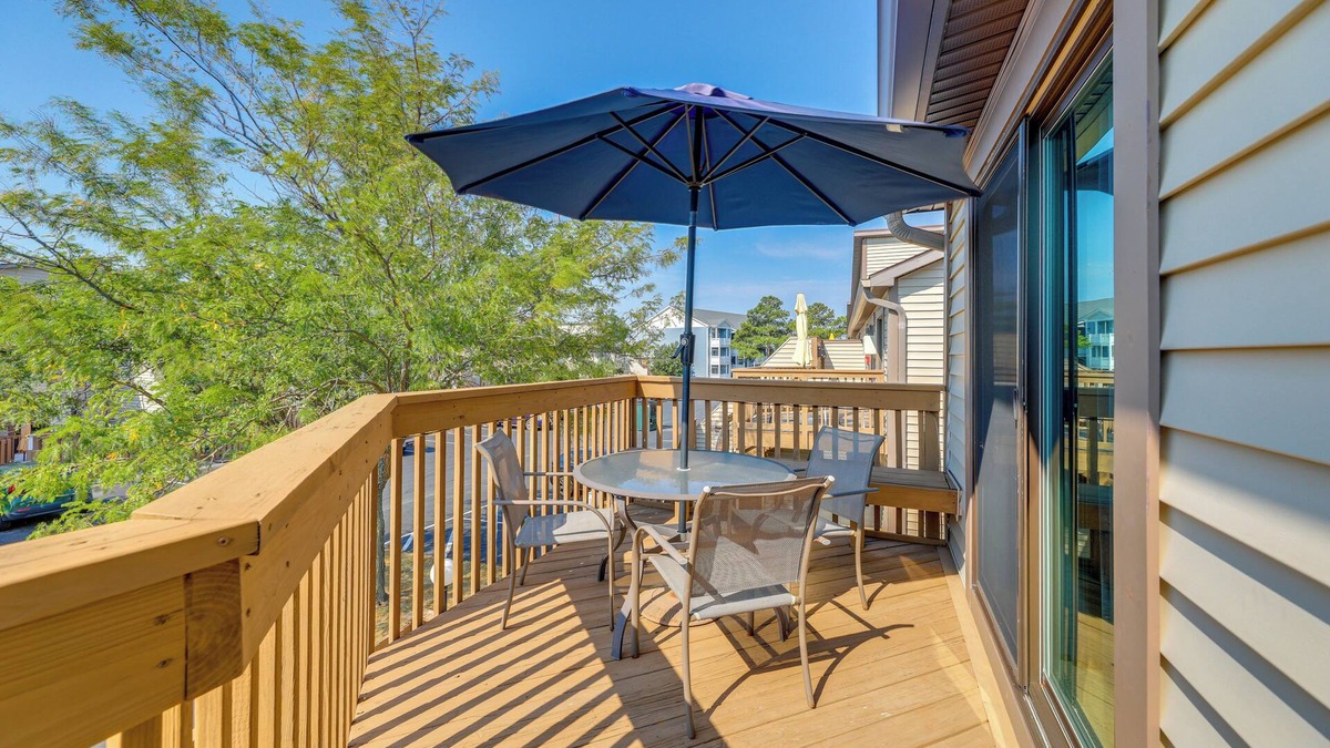 North Ocean City Condo | Walk to Beach: Condo w/Pool Access in Ocean City!