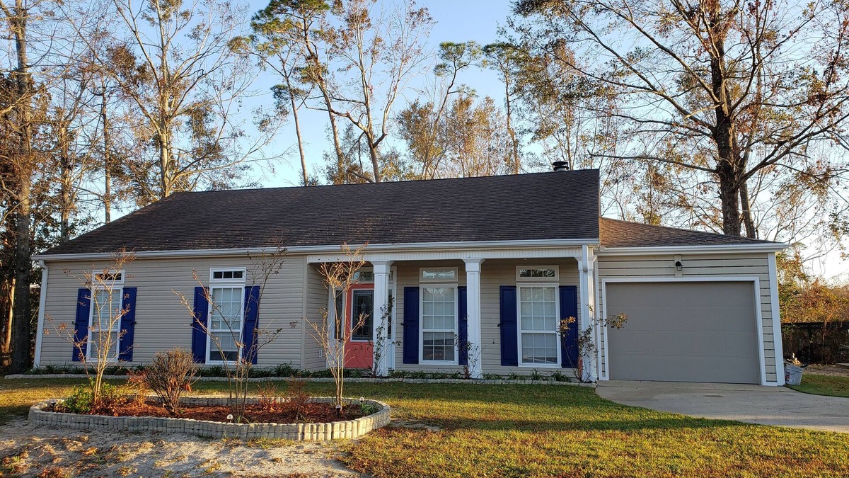 Waveland Cottage | Walk to beach in minutes! Golf cart to town! Private deck for dining, fire pit!