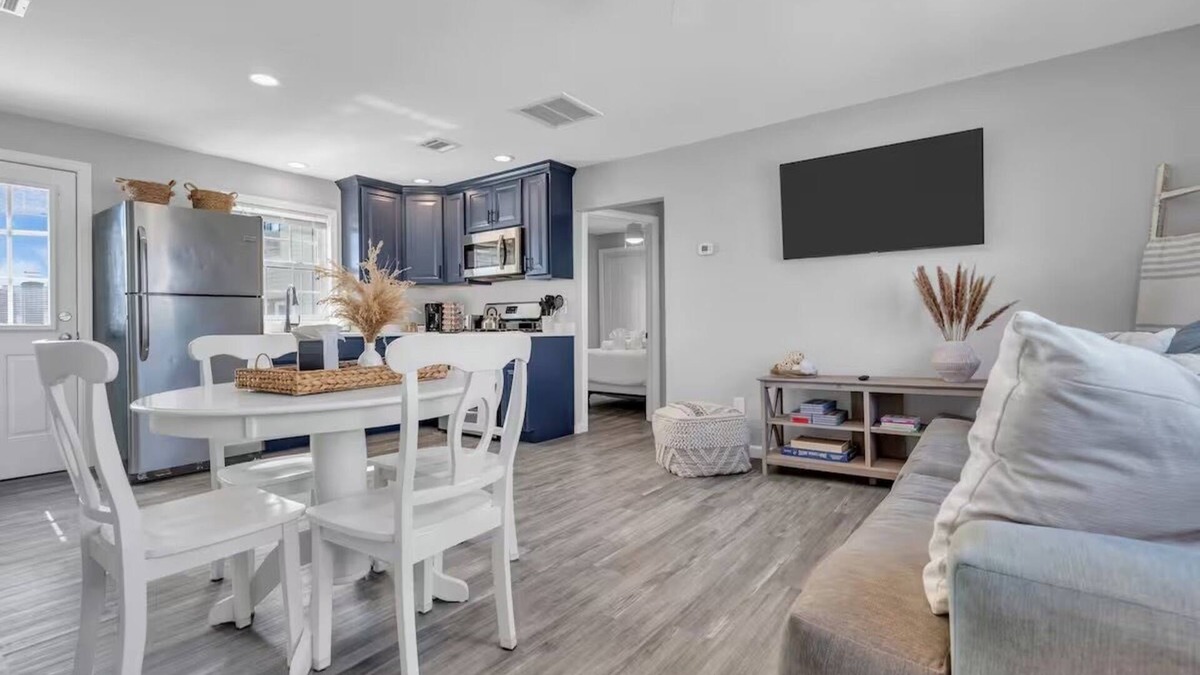 Seaside Heights Apartment | Walk to Beach & Parking with BBQ+Laundry & Linens+Towels