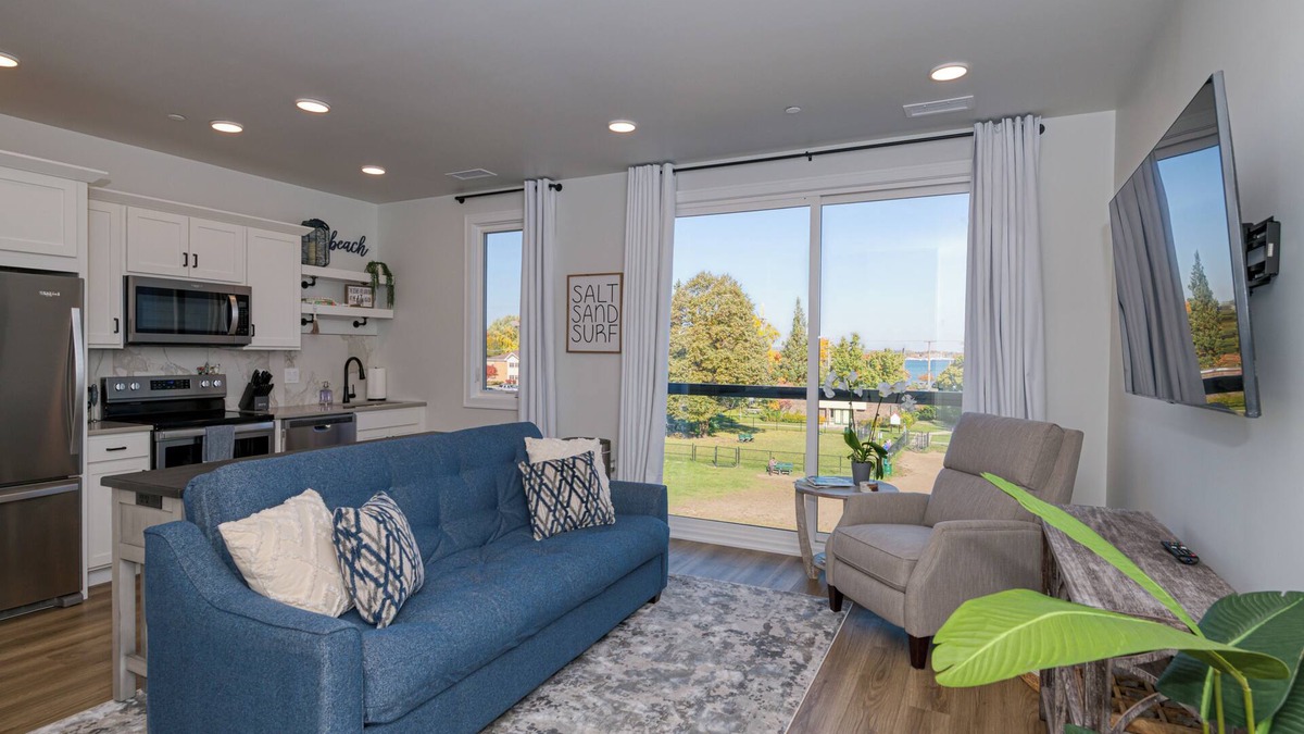 Traverse City Condo | Walk to Beach: Penthouse Condo in Traverse City!