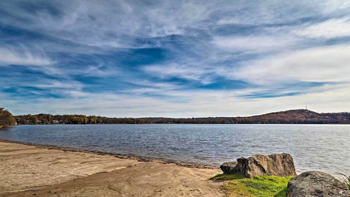 Pocono Lake Cabin | Walk to Beach: Pocono Lake Cabin w/Pool Access!
