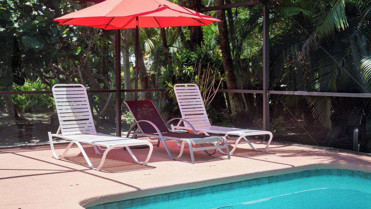 Park Shore House | Walk to Beach, Restaurants and Stores from this Newly Remodeled Pool Home