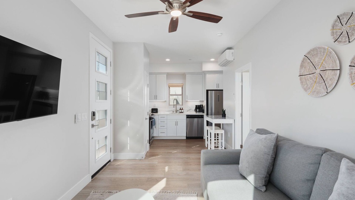 North Pacific Beach House | Walk to Beach, Shops, Restaurants | AC | Private Roof Deck & Fire Pit