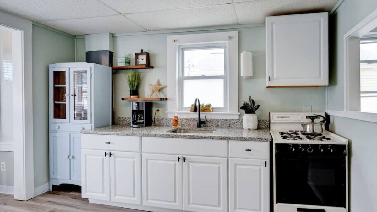 Hampton Apartment | Walk to beach unit 1
