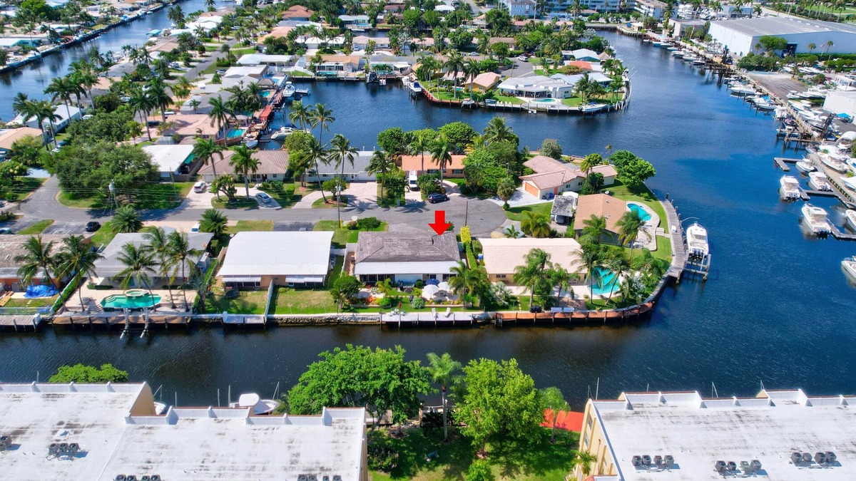Pompano Beach Villa | Walk to beach & Waterfront Hideaway