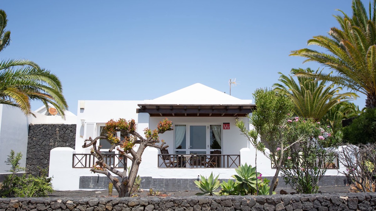 Playa Blanca House | WALK TO BEACHES, SEA VIEWS FROM OUR VILLA ISA