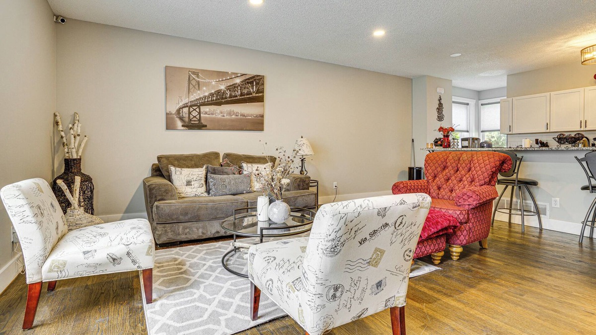 Whittier House | Walk to Bites & Whittier Park: Uptown Getaway!