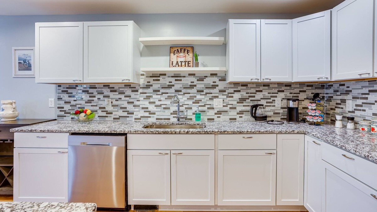 Utica House | Walk to Boat Ramp: Fenced Home in Jeffersonville!