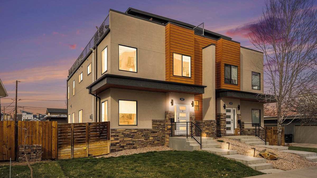 West Colfax House | Walk to Broncos Stadium | Hot tub & Rooftop