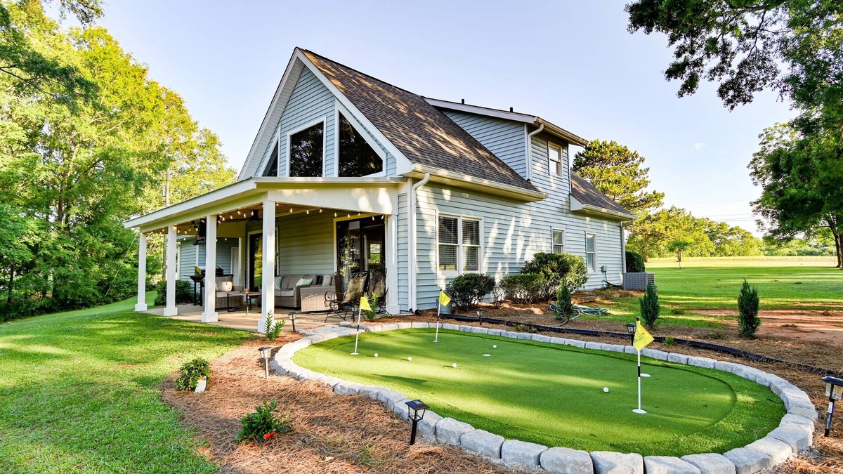 Lake Oconee House | Walk to Dinner! Waterfront, Updated, Prime Location - Back Home Oconee