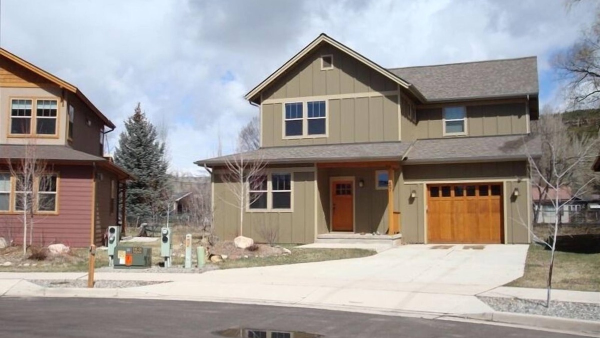 Durango House | Walk to Durango's downtown along the River Walk or hike Animas Mountain