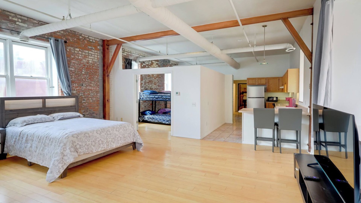 Old Market Condo | Walk to Eats, Galleries & Shops: Dtwn Omaha Condo