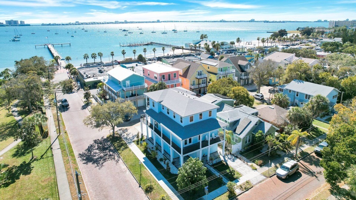 Gulfport House | Walk to everything, 5 ensuite bedrooms, NEW