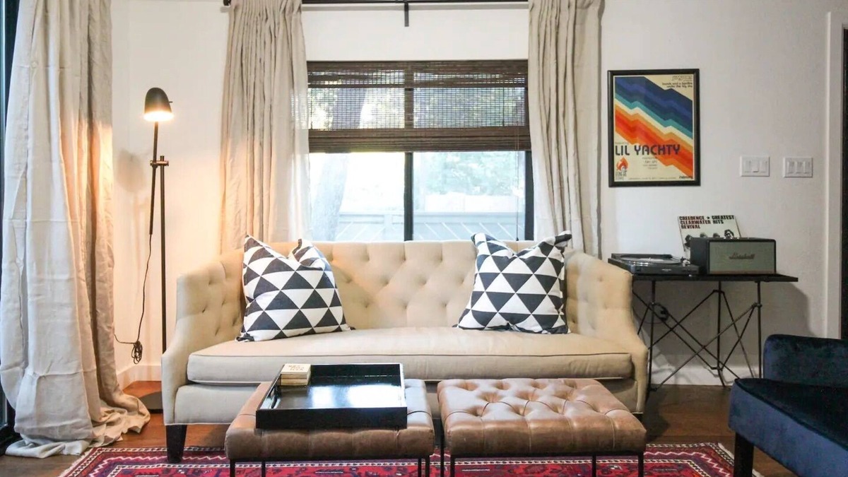 Holly House | Walk to Exceptional Dinners, Popular Nightlife and Townlake Hike and Bike Trails