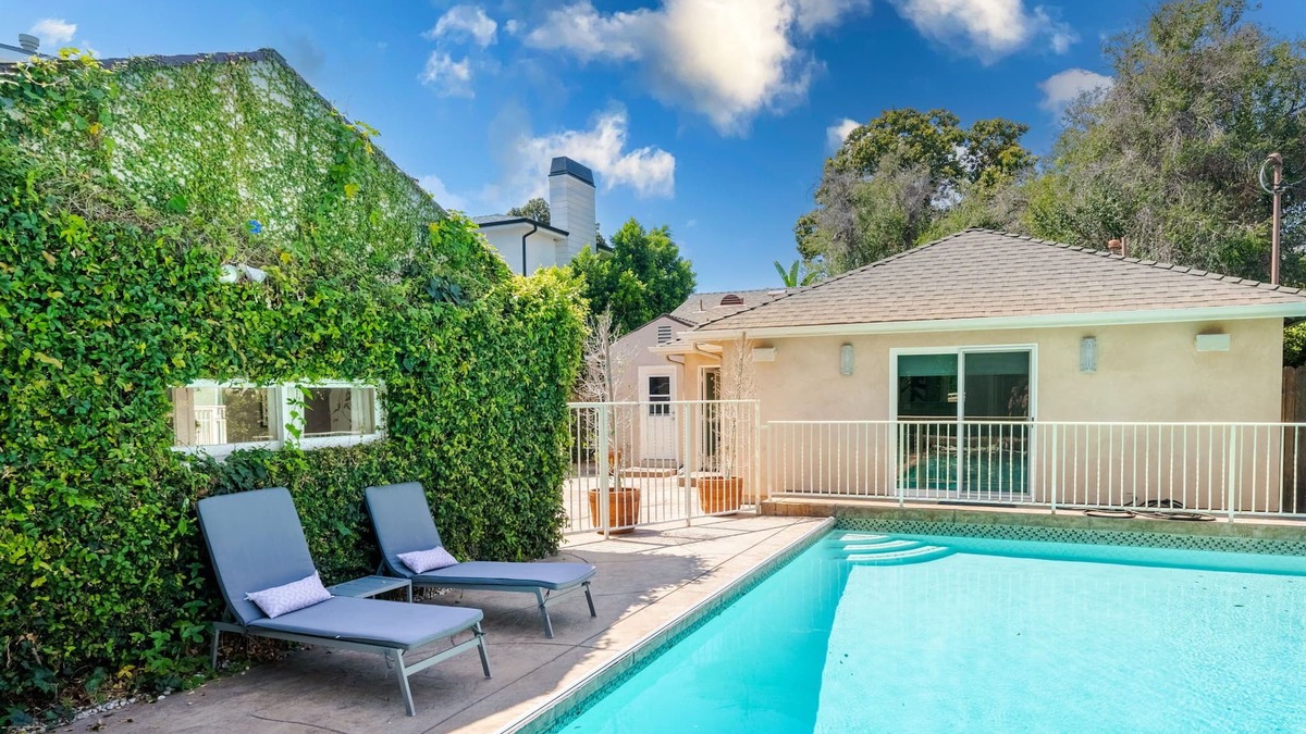 Sherman Oaks House | Walk to Famous Ventura Boulevard w/Pool, Pingpong, BBQ