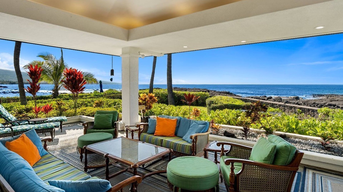 Kailua-Kona House | 🏖️Walk to Keiki Beach! Spectacular Oceanfront | Unbeatable Views & Location