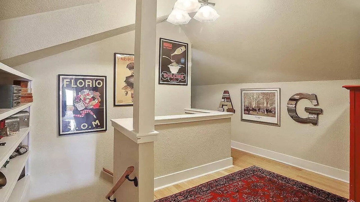 Highlands - Perkins House | Walk to LSU campus, LSU Lakes, Perkins Restaurants, with a Large Swimming Pool!