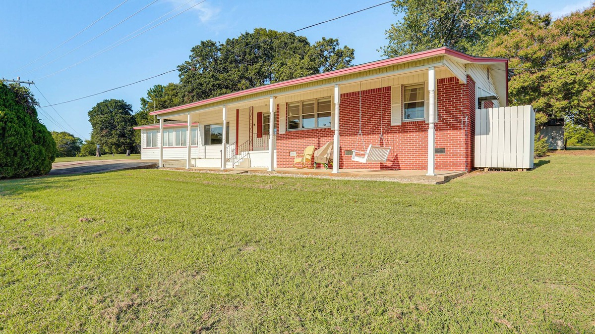 Kingston House | Walk to Marina: Family Home w/Yard in Kingston