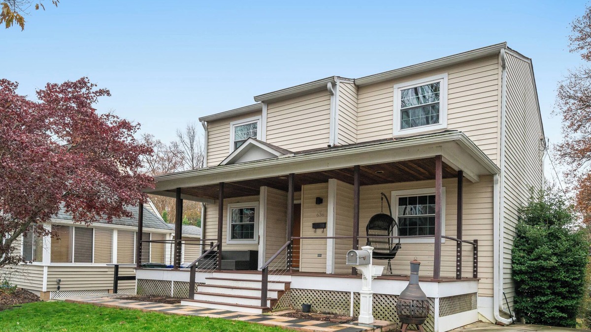 Aurora Highlands House | Walk to Metro-Near Washington DC-Amazon HQ-DCA Airport-Pentagon-Crystal City