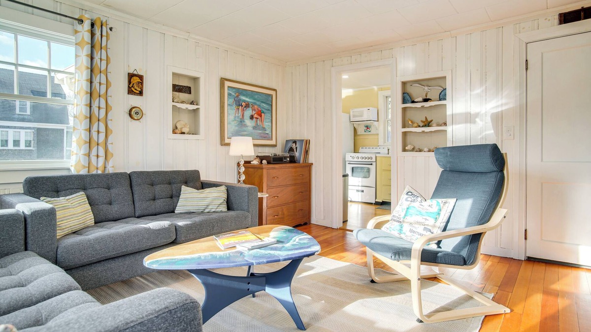 Monument Beach Cottage | Walk to Monument Beach: Cape Cod Cottage w/Grill
