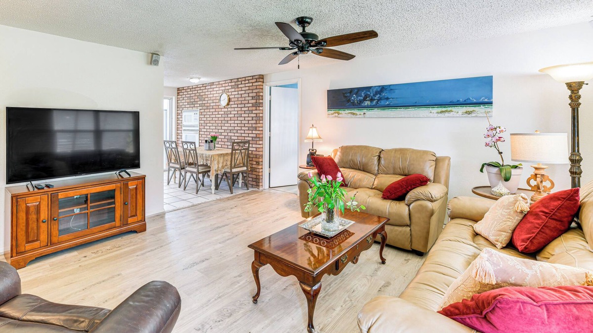 Palma Sola House | Walk to Nature Trails: Bradenton Getaway!