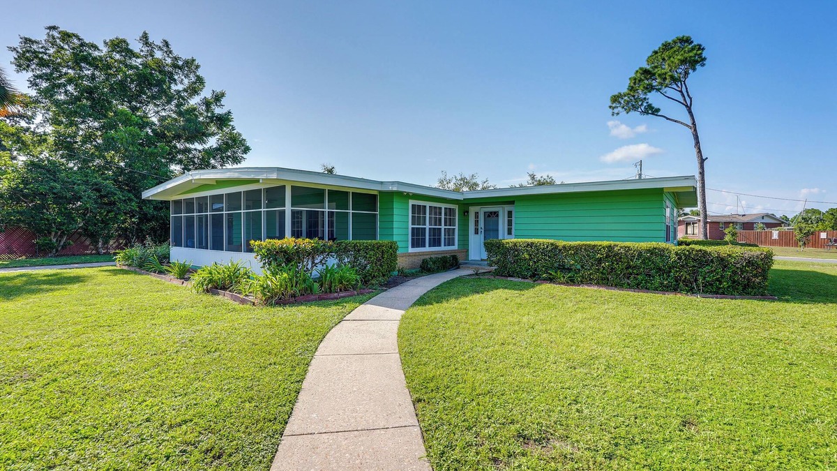 Woodlawn House | Walk to Ocean: Home in Panama City Beach!