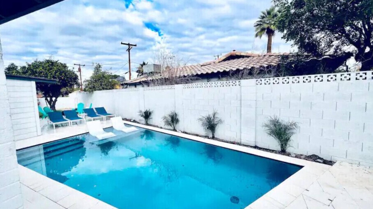 Peaceful Valley House | Walk to Old Town - Heated Pool + Golf + Games