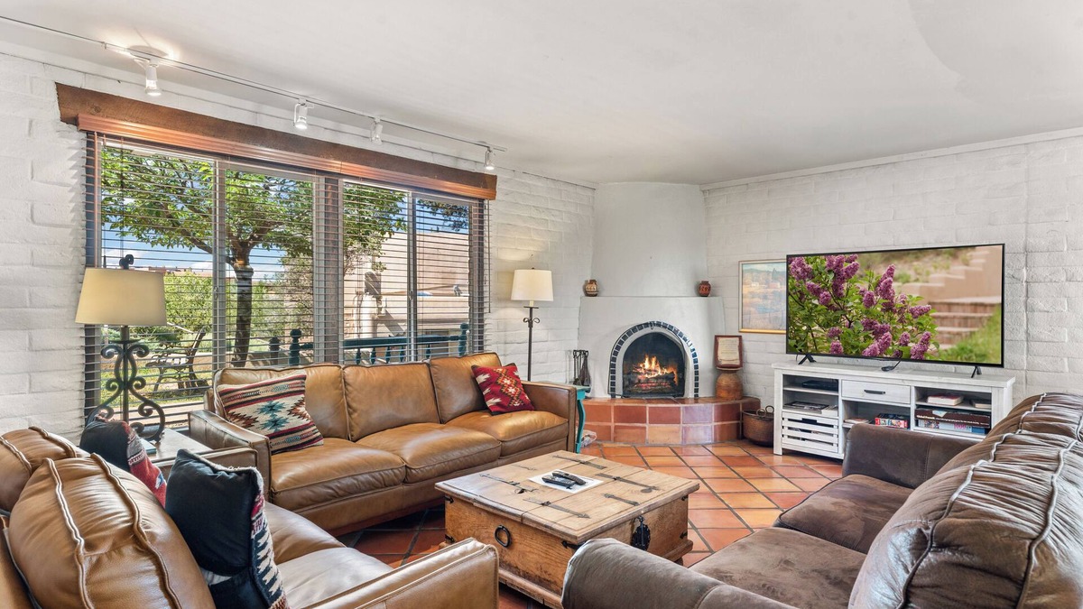 Northeast Santa Fe Hotel | Walk to Plaza, Private Balcony, Hot Tub, Pool, End Unit, 2-story, Sleeps 6