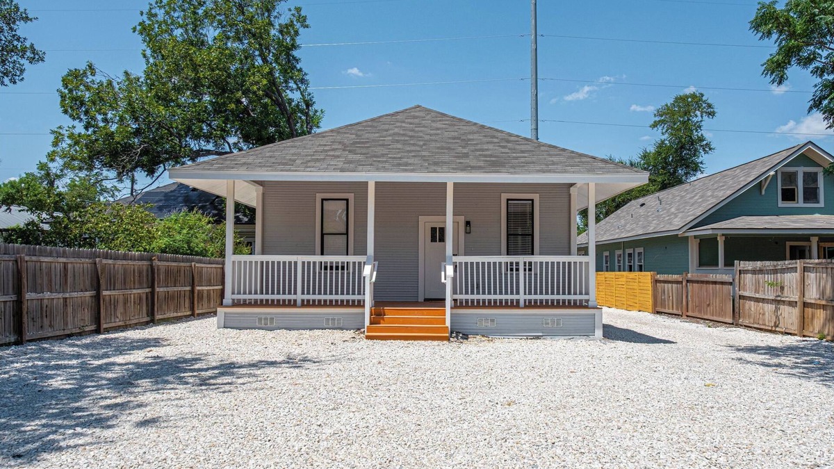Eastside Promise Neighborhood Apartment | Walk to Riverwalk! 3BR/2BA Gem Near Fun Downtown!
