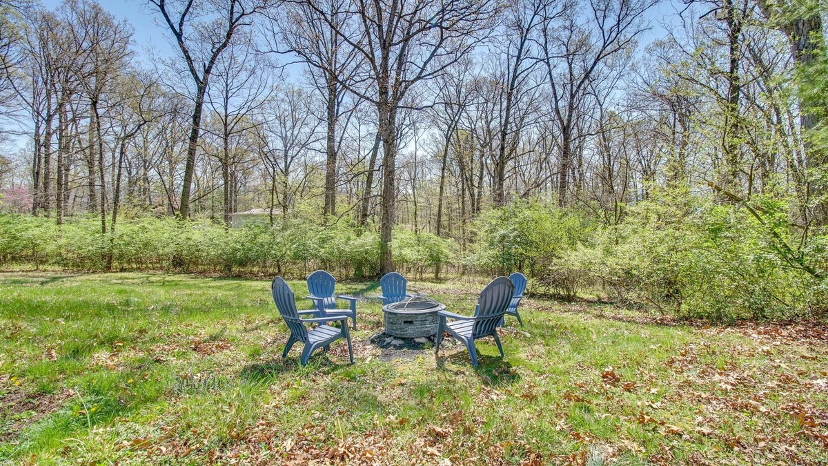 Luray Cabin | Walk to Shenandoah River: Homey Luray Cabin