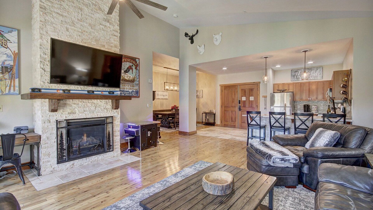 River Run Condo | Walk to Slopes Penthouse - Red Hawk 4 Bed/4 Bath PENTHOUSE CONDO