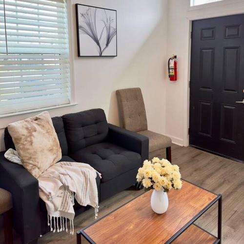 Central City Apartment | Walk to Superdome - 5 min to Canal St - 8min to French Quarter