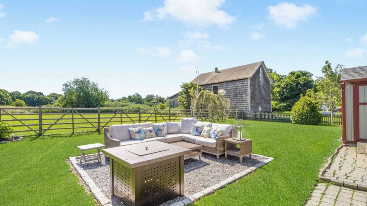 Newport East Cottage | Walk to the Beach - Serene Coastal Country Cottage